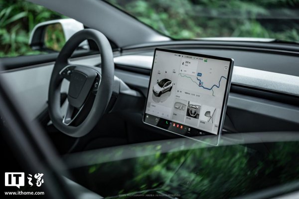 炒股配资评测网 特斯拉在美推出新服务：消费者可亲身体验FSD，还能跟Grok AI互动